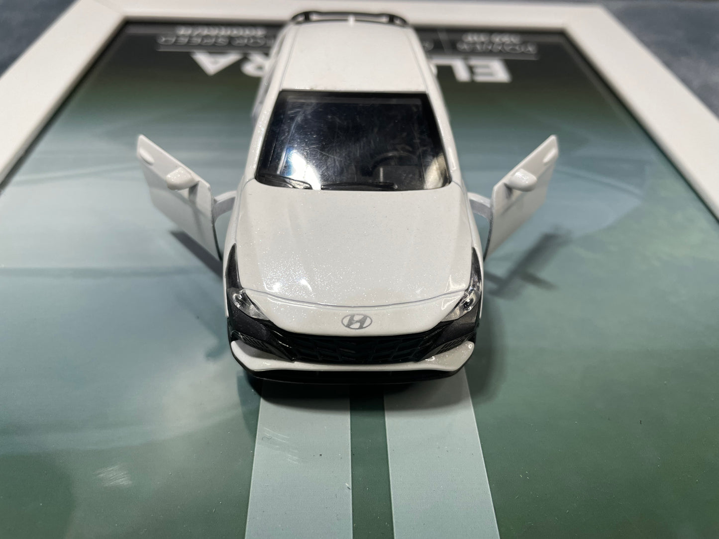 Hyundai Elantra | Kinsmart Official Licensed Model - Car Scale 1:36 | 3D Diecast Frame | Cars Wall Art