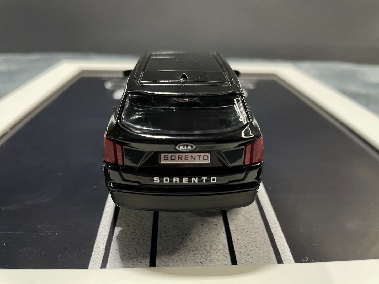 Kia Sorento | Kinsmart Licensed Model - Car Scale 1:36 | 3D Diecast Frame | Cars Wall Art