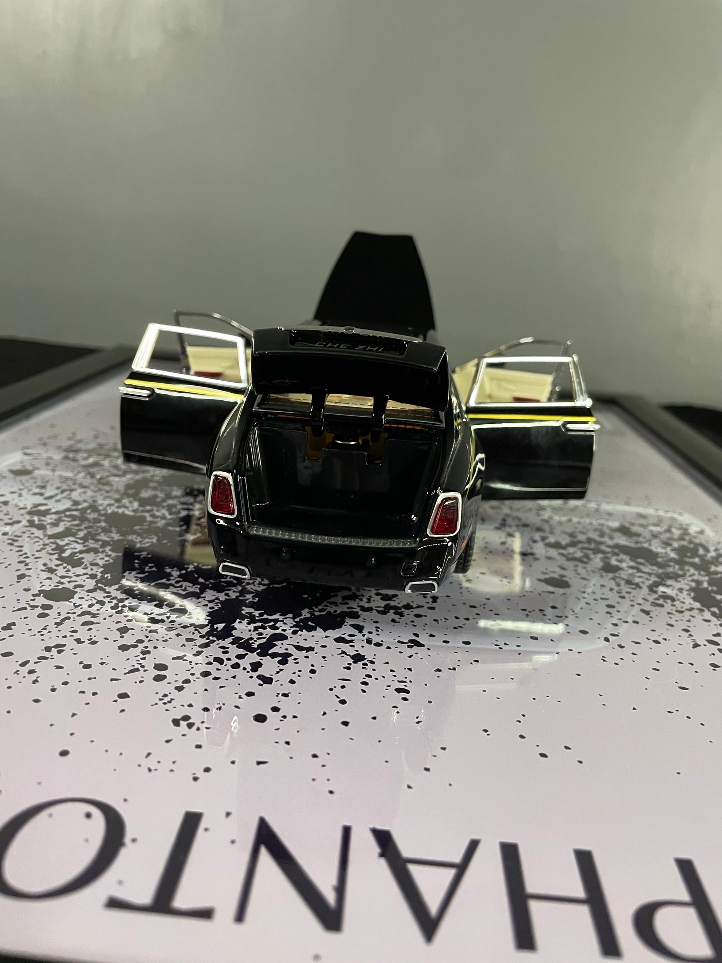 Rolls-Royce Phantom | Car Scale 1:24 | 3D Diecast Frame | Cars Wall Art